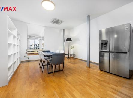 Pronájem bytu, atypický, 146 m²