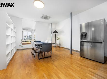 Pronájem bytu, atypický, 146 m²