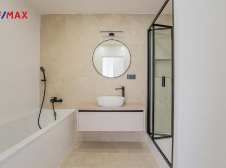 Pronájem bytu, 3+kk, 82 m²