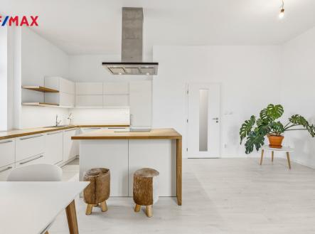 Pronájem bytu, 3+kk, 91 m²