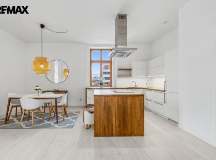Pronájem bytu, 3+kk, 91 m²