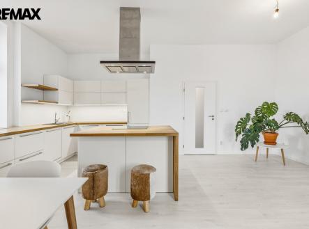 Pronájem bytu, 3+kk, 91 m²