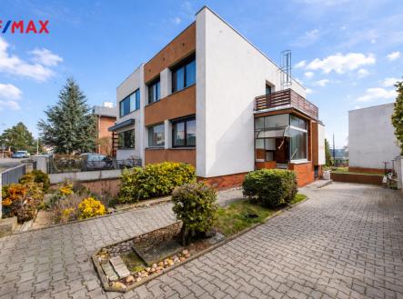 Pronájem domu/vily, 227 m² obrázek