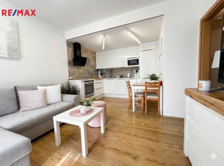 Pronájem bytu, 2+kk, 43 m²