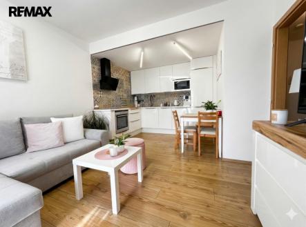 Pronájem bytu, 2+kk, 43 m²