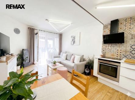 Pronájem bytu, 2+kk, 43 m²