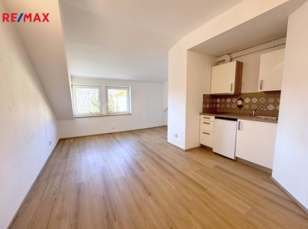 Pronájem bytu, 1+kk, 27 m²