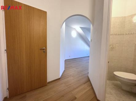 Pronájem bytu, 1+kk, 27 m²