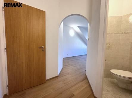 Pronájem bytu, 1+kk, 27 m²