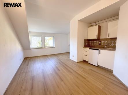 Pronájem bytu, 1+kk, 27 m²