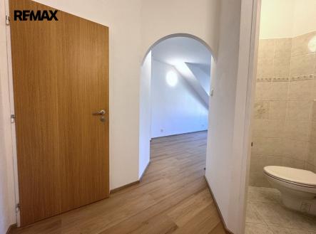 Pronájem bytu, 1+kk, 27 m²