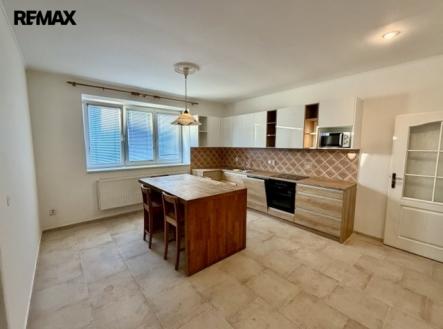 Pronájem bytu, 2+1, 85 m²