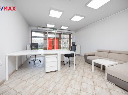 Pronájem obchodní prostor, 120 m²