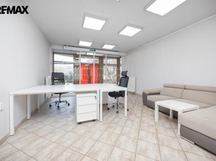 Pronájem obchodní prostor, 120 m²