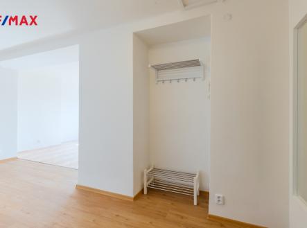 Pronájem bytu, 2+kk, 62 m²