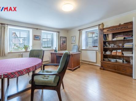 Pronájem skladovací prostor, 4 394 m²