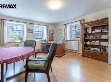 Pronájem skladovací prostor, 4 394 m²