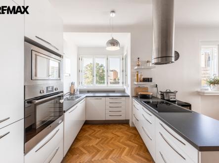 Pronájem bytu, 3+kk, 90 m²