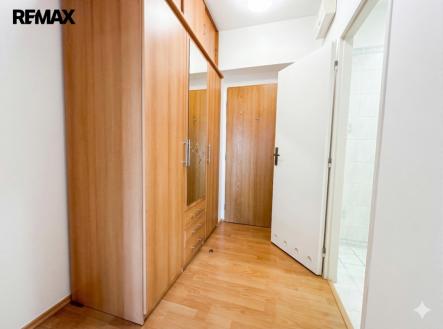 Pronájem bytu, 1+kk, 30 m²