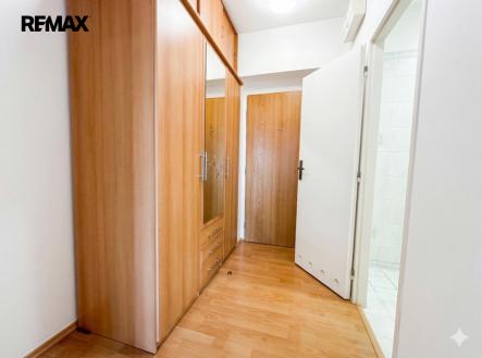 Pronájem bytu, 1+kk, 30 m²