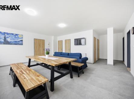 Pronájem bytu, jiný, 130 m²