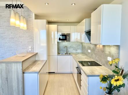 Pronájem bytu, 2+kk, 57 m²