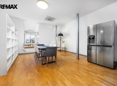 Pronájem bytu, atypický, 146 m²