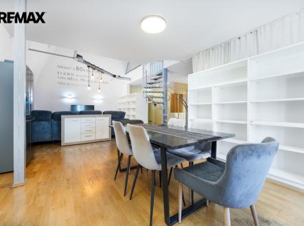 Pronájem bytu, atypický, 146 m²