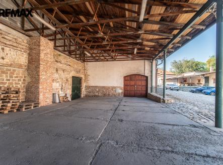 Pronájem skladovací prostor, 519 m²