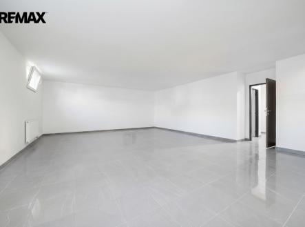 Pronájem obchodní prostor, 150 m²