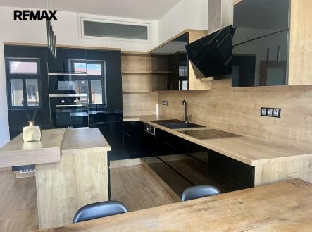 Pronájem bytu, 3+kk, 87 m²