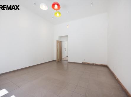 Pronájem obchodní prostor, 73 m²