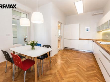 Pronájem bytu, 3+1, 126 m²