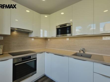 Pronájem bytu, 3+1, 77 m²