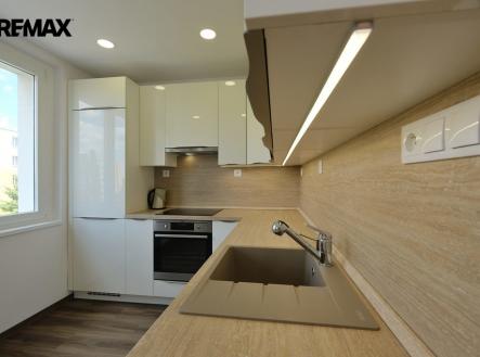 Pronájem bytu, 3+1, 77 m²