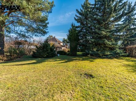 Prodej pozemku pro bydlení, 1 696 m²