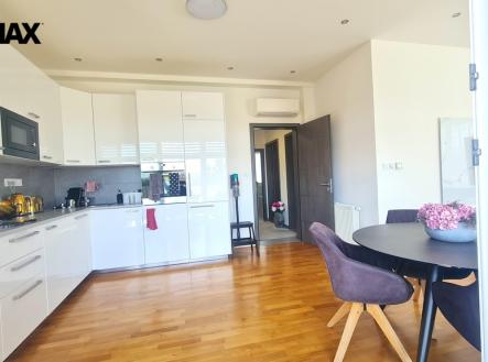 Pronájem bytu, 3+kk, 82 m²
