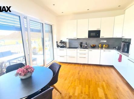 Pronájem bytu, 3+kk, 82 m²