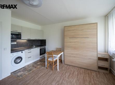 Pronájem bytu, 1+kk, 37 m²