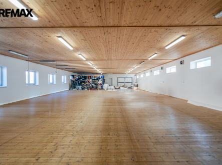 Pronájem výrobní prostory, 242 m²
