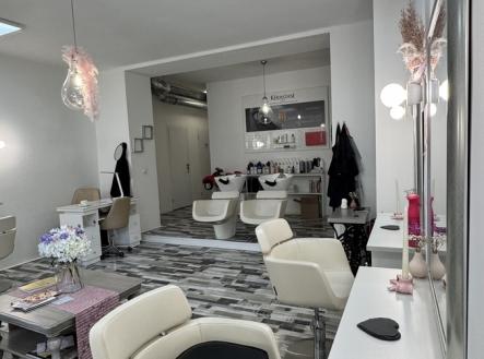 Pronájem obchodní prostory, 70 m²