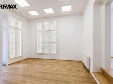 Pronájem obchodní prostory, 82 m²