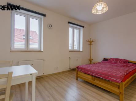 Pronájem bytu, 1+kk, 27 m²