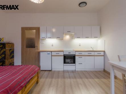 Pronájem bytu, 1+kk, 27 m²