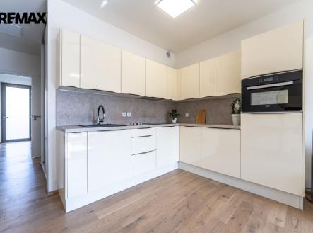 Pronájem bytu, 2+kk, 46 m²