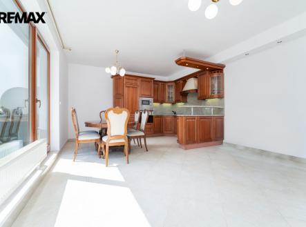Pronájem bytu, 3+kk, 75 m²