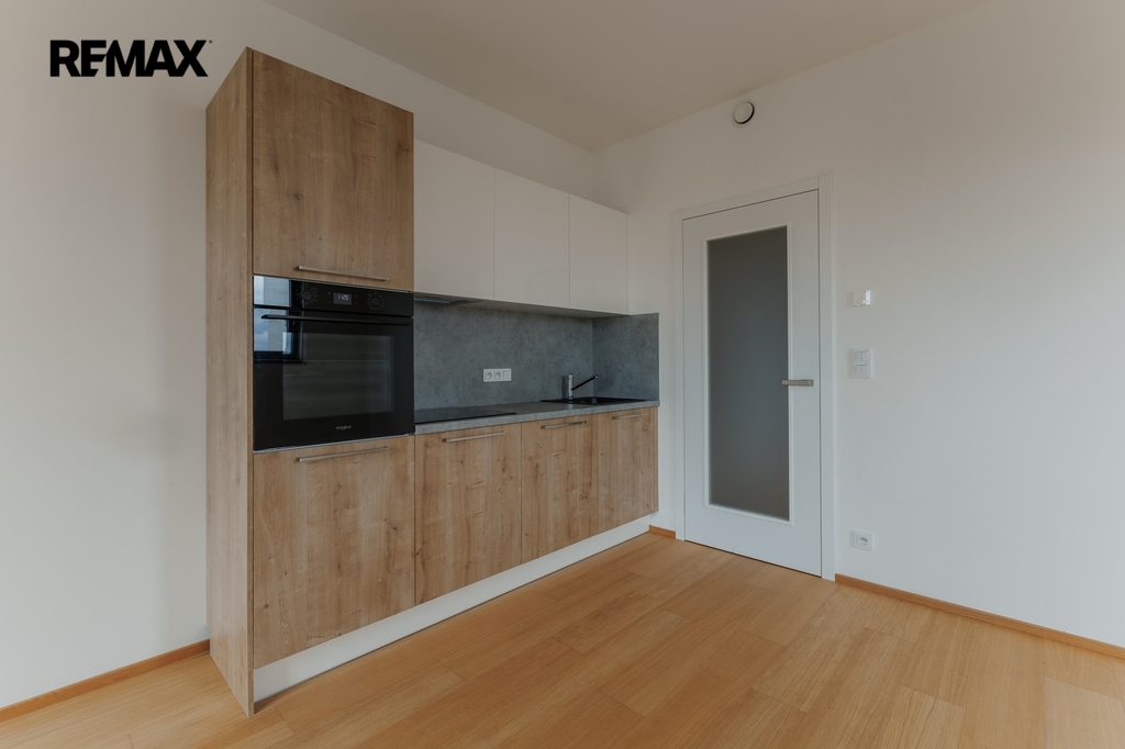 548a8083-hdr-1.jpg