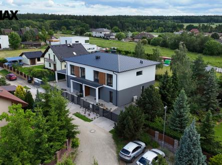 Pronájem domu/vily, 194 m²