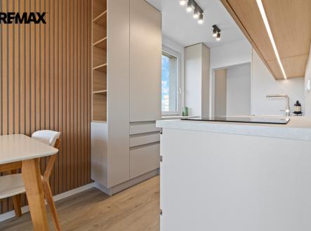 Pronájem bytu, 3+kk, 66 m²