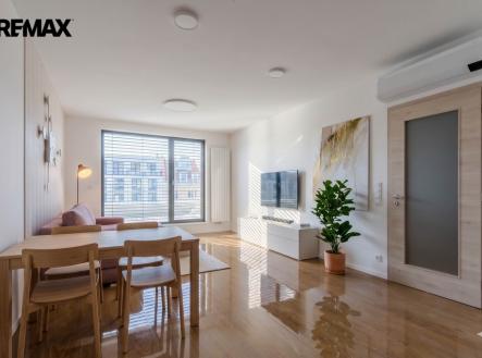 Pronájem bytu, 3+kk, 93 m²
